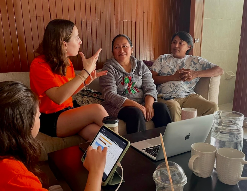Accompagnement des femmes entrepreneuses : pourquoi faire avec vaut mieux que faire à leur place